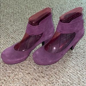 VALERIA Sacha London Suede Heels